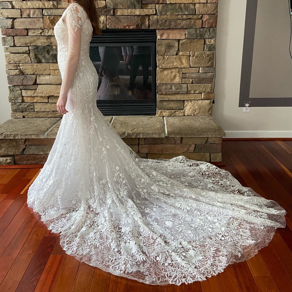 monique lhuillier wedding dress - Picture 4 of 6